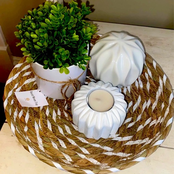 💥💥💥SOLD💥💥💥 NWT Target Bullseye Round Woven Tray - Picture 1 of 11